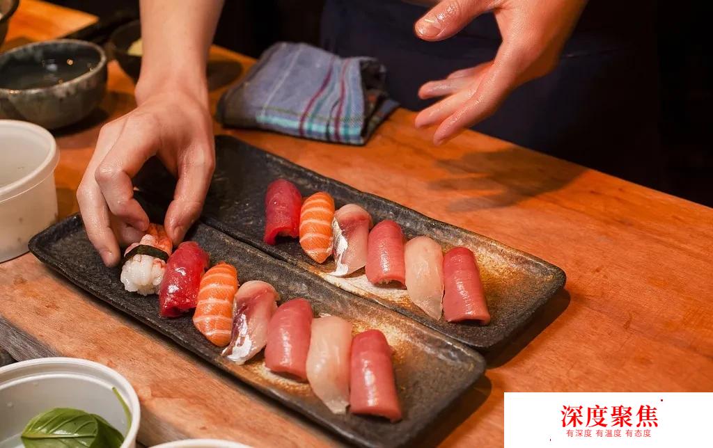 日本高级寿司店待客态度引发争议，师傅又凶又可怕你还会去吃吗？