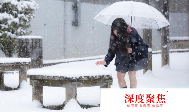 「日本語」日本中学引进“无性别制服”之后，女生冬天可以不冻腿了